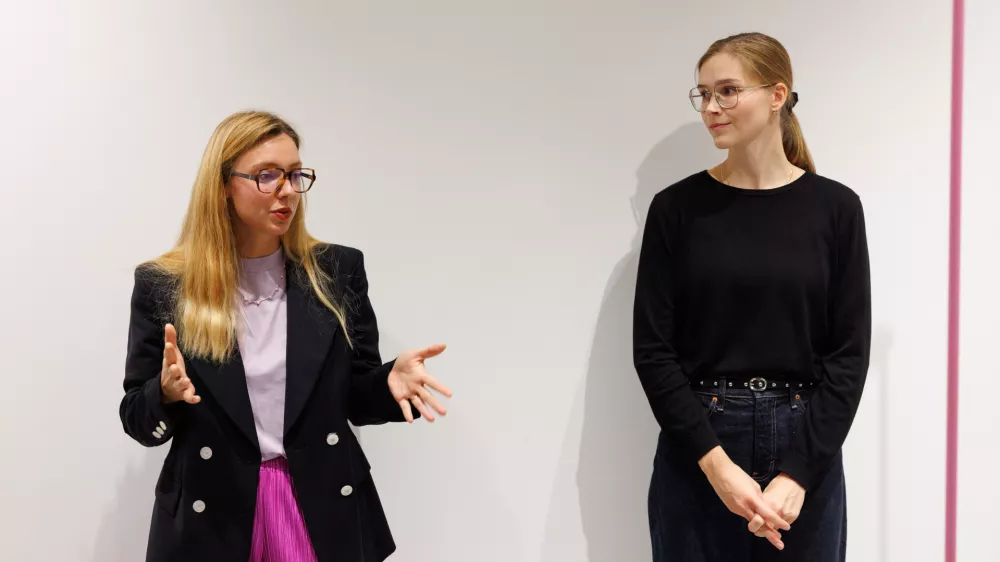 Ur&scaron;ka Sadar in Tasja Videm&scaron;ek F Simon Pintar