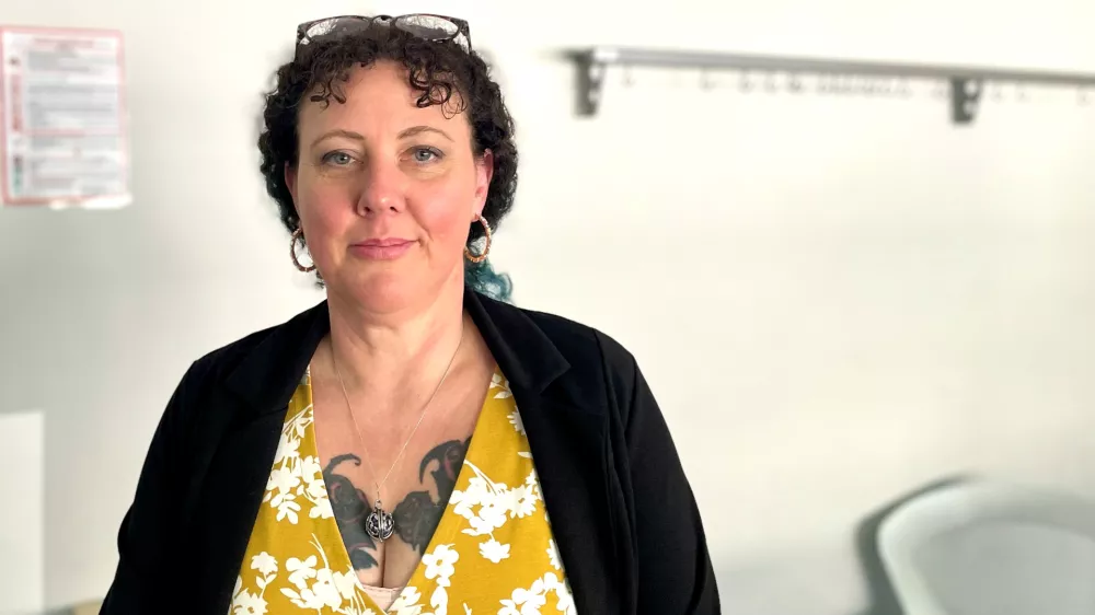 Catherine Knibbs, klinična raziskovalka, svetovalka, javna govorka, avtorica in psihoterapevtka, specializirana za kibernetske travme. / Foto: Tja&scaron;a Lampret