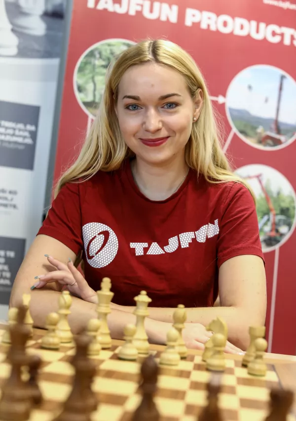 Ker je &scaron;ah precej stresna zadeva, Laura Unuk prosti čas namenja predvsem dejavnostim, ki jo spro&scaron;čajo. / Foto: Luka Cjuha