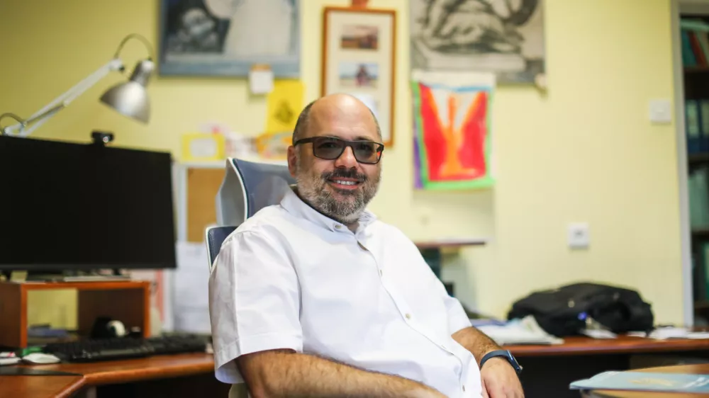 15.06.2022. Ale&scaron; Kuhar, visoko&scaron;olski učitelj/predavatelj&Scaron;tudij biotehnologije, Oddelek za zootehnikoKatedra za agrarno ekonomiko, politiko in pravo.OPOMBA: za objavo v Objektivu!//FOTO: Bojan Velikonja / Foto: Bojan Velikonja