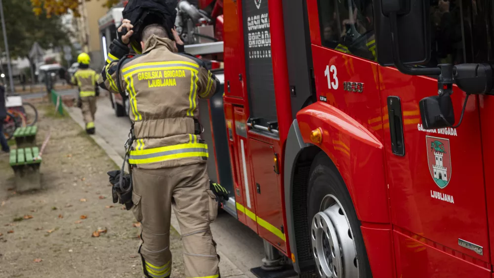 Ljubljana, Narodni muzej Slovenije.Vaja evakuacije iz objekta v organizaciji Narodnega muzeja Slovenije, Prirodoslovnega muzeja Slovenije, Slovenskega muzejskega drustva in Zavoda za varstvo kulturne dediscine Slovenije skupaj z Gasilsko brigado Ljubljana, Policijsko upravo Ljubljana, ministrstvom za kulturo in drzavnim zborom.