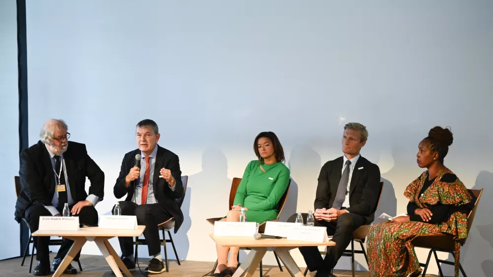 podpredsednica vlade in ministrica za zunanje in evropske zadeve Tanja Fajon, generalni komisar Agencije Združenih narodov za pomoč in zaposlovanje palestinskih beguncev na Bližnjem vzhodu Philippe Lazzarininamestnik izvr&scaron;ne direktorice Svetovnega programa za hrano Carl Skau nacionalna koordinatorka Karitasa Malawi Chimwemwe Nyambose Ndhlovu21.10. 2024 Slovenski humanitarni forum in mednarodna konferenca v okviru Slovenskih razvojnih dniFOTO: Nik Erik Neubauer