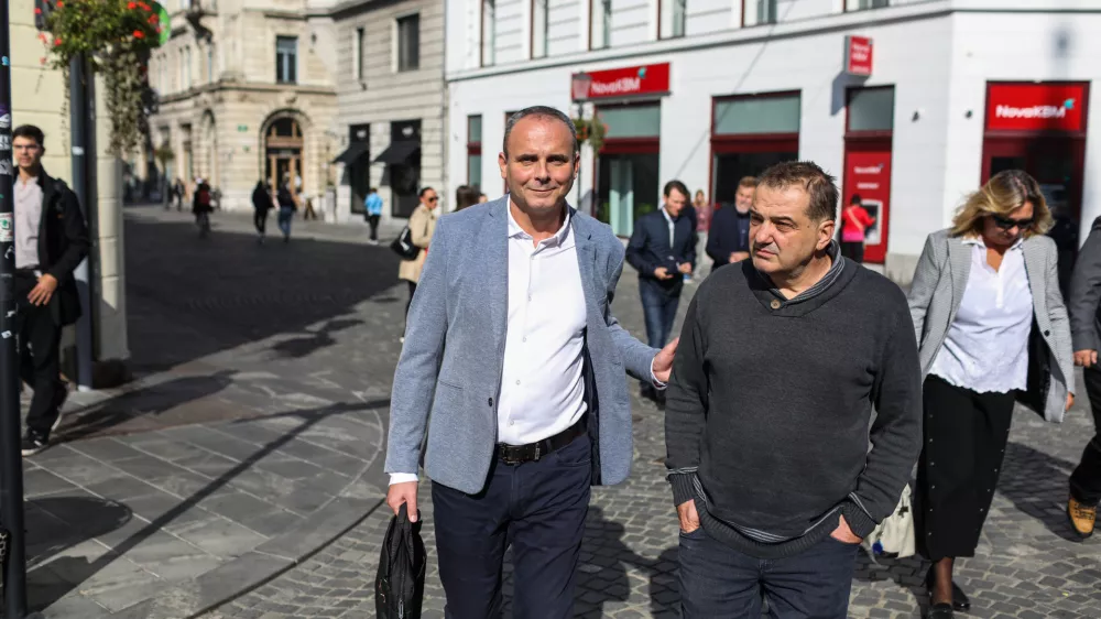 Izstopu Igorja Horvata (levo) iz stranke SDS je sledil &scaron;e svetni&scaron;ki kolega Matjaž Vede (desno). Foto: Bojan Velikonja&nbsp;