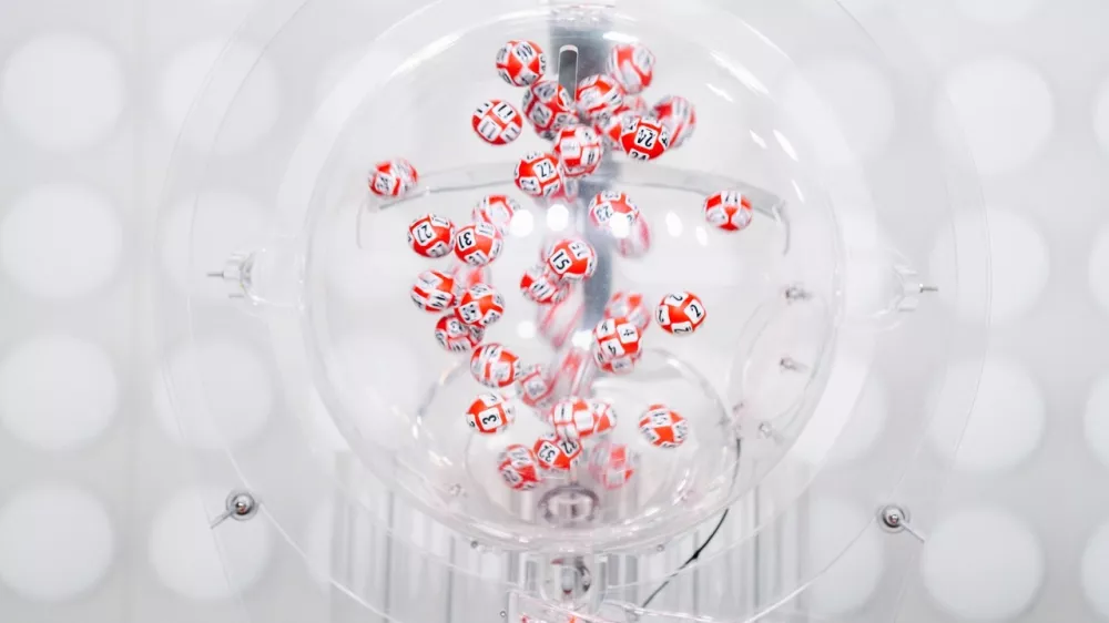 Sklad za &Scaron;estico, ki je v zadnjem krogu zna&scaron;al 641.629,80 evra, si bosta med seboj razdelila dva igralca. Foto: Loterija Slovenije