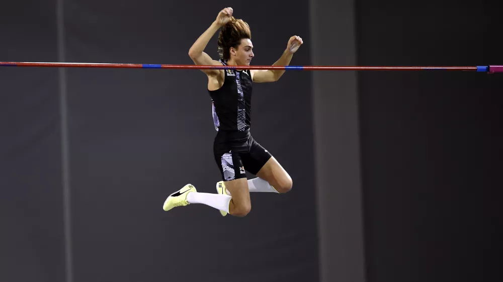 dpatop - 15 February 2020, Scotland, Glasgow: Sweden''s Armand Duplantis competes during the men's pole vault at the Muller Indoor Grand Prix at Emirates Arena. Photo: Ian Rutherford/PA Wire/dpa