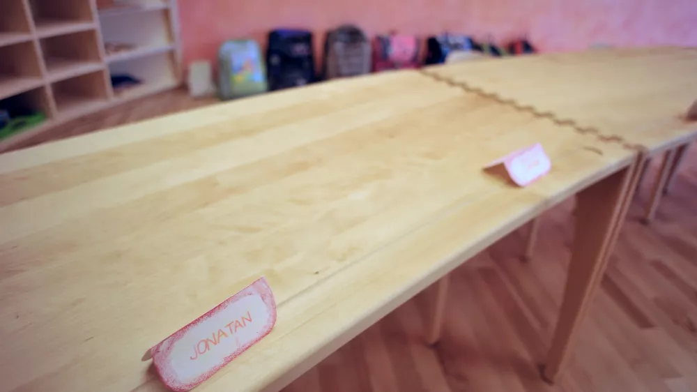 - ilustrativna fotografijaučilnica, &scaron;ola, &scaron;olska klop, &scaron;olske klopi- Waldorfska &scaron;ola v Ljubljani - novi leseni prizidek v katerem je &scaron;est učilnic za nižje razrede osnovne &scaron;ole, Streli&scaron;ka 12 pod Gradom    //FOTO: Tomaž Zajel&scaron;nik