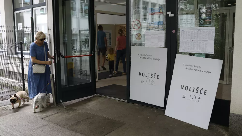 voli&scaron;če09.06.2024 - Evropske volitve 2024 - Volitve poslancev v Evropski parlament - Referendum //FOTO: Luka Cjuha