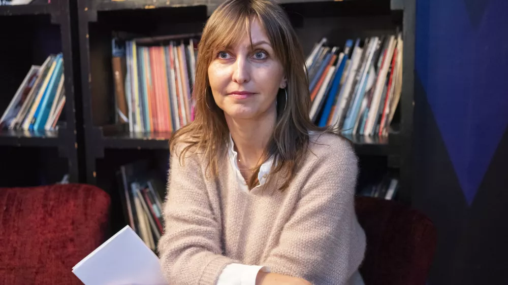 - 03.01.2024 - Milijana Cunta, pesnica - dobitnica nagrade Pre&scaron;ernovega sklada 2024 za pesni&scaron;ko zbirko z naslovom Nekajkrat smo za&scaron;li, zdaj se vračamo (2023) //FOTO: Nik Erik Neubauer