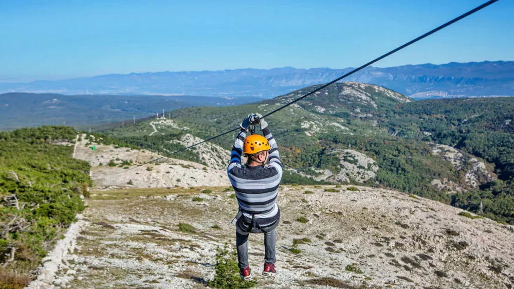 zipline v Ba&scaron;ki