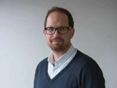 Tomaž Klip&scaron;teter, komentator, novinar    - Dnevnik 2016 - portreti za komentarje in kolumne - komentatorji - novinarji - novinar -  //FOTO: Maja Marko