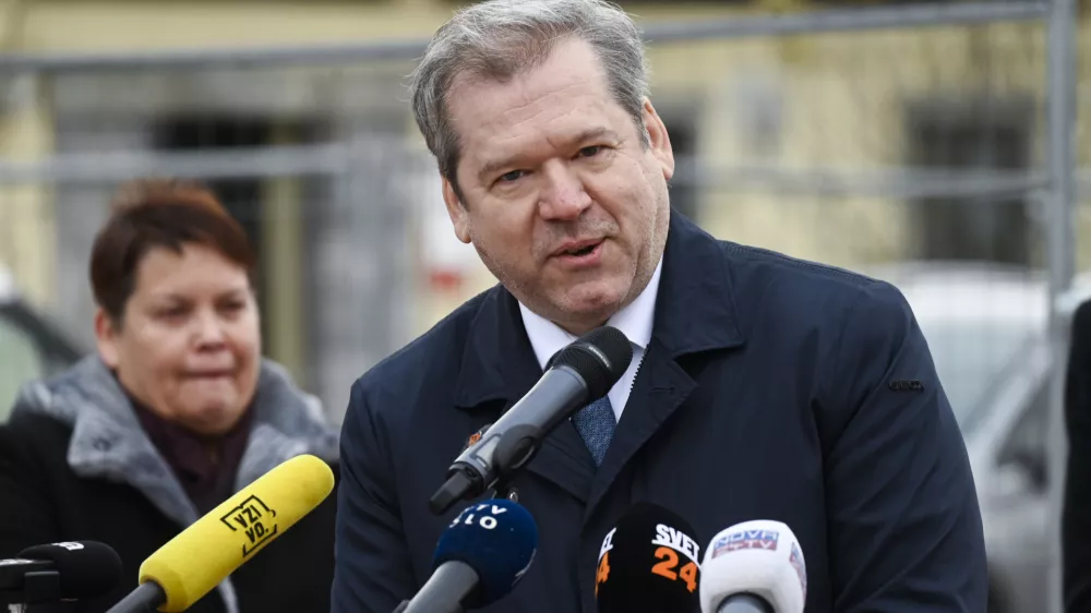  minister za visoko &scaron;olstvo, znanost in inovacije Igor Papič,- 15.12.2023 &ndash; gradbi&scaron;če - nova Veterinarska fakulteta Univeze v Ljubljani, Cesta v Mestni log med 47 in 51a - položitev temeljnega kamna za novo Veterinarsko fakulteto UL, //FOTO: Nik Erik Neubauer