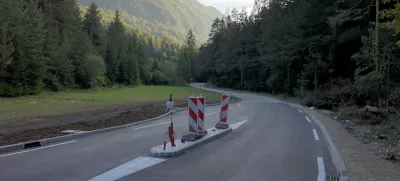 Dolina Vrata, zapornica, prometni režim