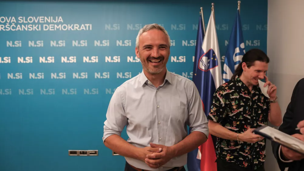 - Janez Cigler Kralj, podpredsednik in vodja poslanske skupine NSi.- 09.06.2024 - Evropske volitve 2024 - Volitve poslancev v Evropski parlament - &Scaron;tab NSi.  //FOTO: Bojan Velikonja