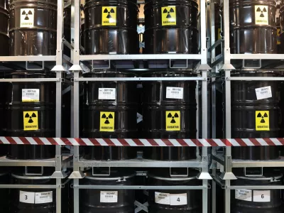 Mednarodni znak za radioaktivno nevarnost. - radioaktivni odpadki &ndash; sevanje -  - 13.10.2022 - Agencija za radioaktivne odpadke (ARAO) - Centralno skladi&scaron;če radioaktivnih odpadkov (CSRAO), Brinje 40, Dol pri Ljubljani //FOTO: Bojan Velikonja