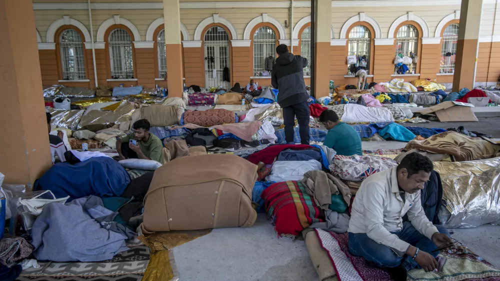 1.11.2024 - Trst - migranti - zapu&scaron;čena pristani&scaron;ka skladi&scaron;ča - pristani&scaron;če - začasna namestitev na migrantski poti - migracijeFOTO: LUKA CJUHA