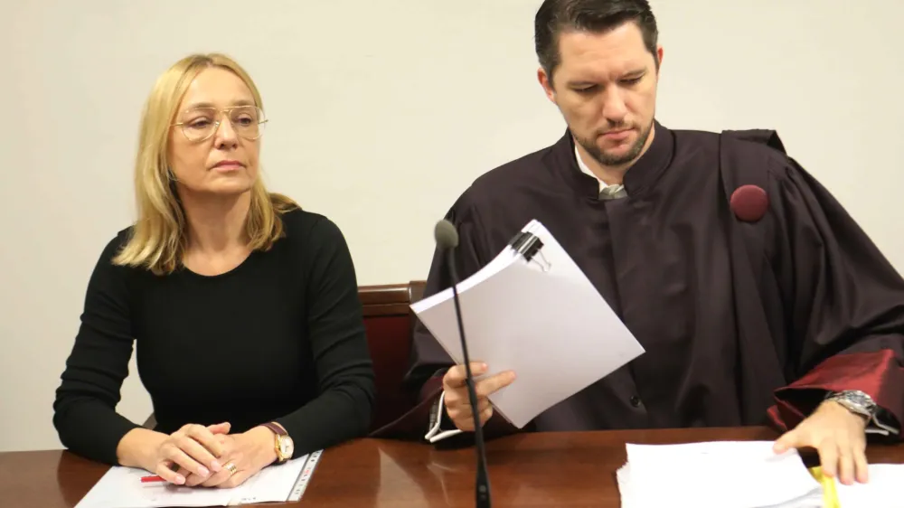 Glavna obravnava se bo z zagovorom Alje Brglez začela sredi decembra. Zastopa jo zagovornik Ale&scaron; Žiher (desno). Foto: Tomaž Skale