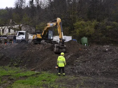11.11. 2024 Delna prometna zapora na Celov&scaron;ki cesti pri &Scaron;entvi&scaron;kem predoru - začetek gradnje polnega priključka iz tunela na Celov&scaron;ko cesto.FOTO: Nik Erik Neubauer