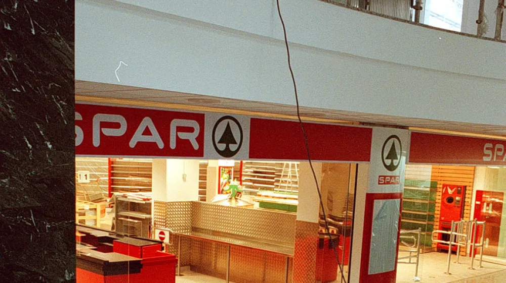 Informacij, ki bi lahko pripomogle pri odkrivanju nedovoljenih ravnanj trgovcev, AVK ni sporočil nobeden od dobaviteljev. Po ugotovitvah evropske komisije je razlog za molk pogostokrat strah pred povračilnimi ukrepi trgovcev. Foto: Bojan Velikonja&nbsp;