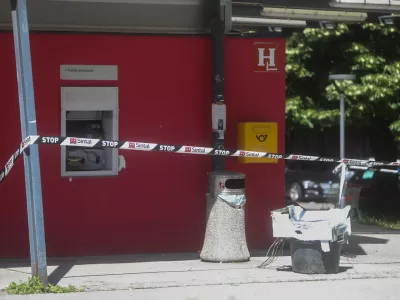 23.05.2024. Rop bankomata z raztrelitvijo v &Scaron;tepanjskem naselju na Parmski cesti 2. Foto: Bojan Velikonja