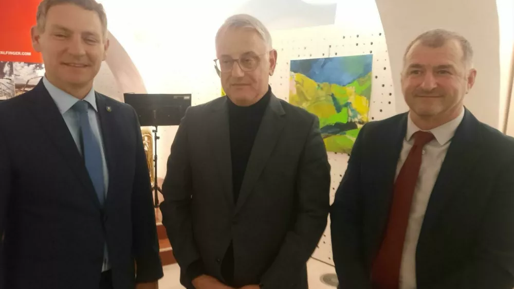 Od leve: ormo&scaron;ki župan Danijel Vrbnjak, gospodarski minister Matjaž Han in ormo&scaron;ki podžupan Zlatan Fafulić.