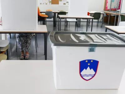 - Voli&scaron;če O&Scaron; Mrtna Krpana v Fužinah.- 09.06.2024. - Volitve v Evropski parlament in &scaron;tirje referendumi za preferenčni glas, o Evtanaziji, o rabi marihuane v medicinske namene in za rekreativno uporabo 2024.//FOTO: Bojan Velikonja