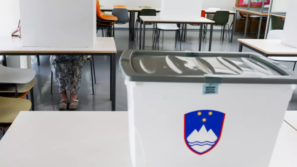 - Voli&scaron;če O&Scaron; Mrtna Krpana v Fužinah.- 09.06.2024. - Volitve v Evropski parlament in &scaron;tirje referendumi za preferenčni glas, o Evtanaziji, o rabi marihuane v medicinske namene in za rekreativno uporabo 2024.//FOTO: Bojan Velikonja