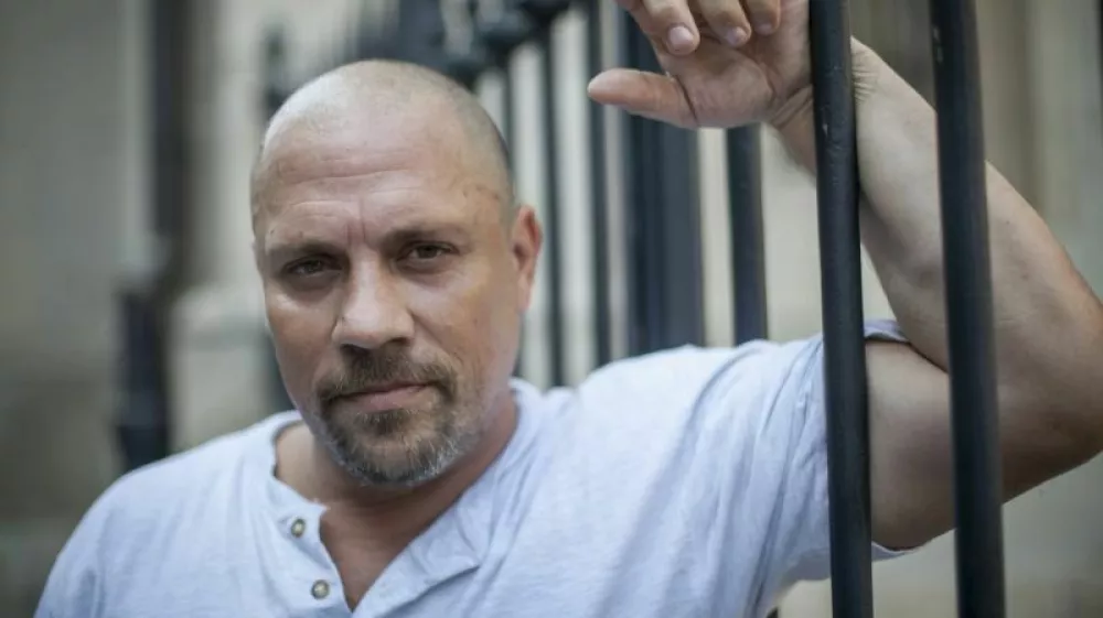 Boris Dežulović, hrva&scaron;ki novinar in književnik, Dnevnikov kolumnist    ///FOTO: Luka CjuhaOPOMBA: ZA OBJAVO V PRILOGI  DNEVNIKOV OBJEKTIV - INTERVJU 2015.