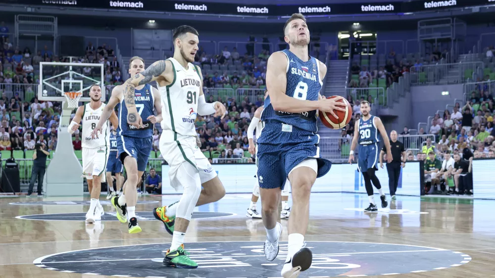 Edo Murič- 25.06.2024 - zadnja pripravljalna tekma mo&scaron;ke reprezentance Slovenije proti Litvi. Ko&scaron;arka Slovenija: Litva //FOTO: Jaka Gasar