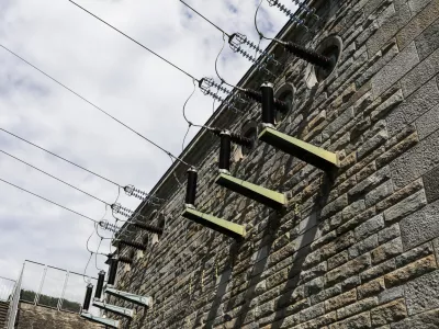 Daljnovod, enegetika, eleektrika.Hidroelektrarna Mariborski otok v lasti Dravske elktrarne Maribor- 19.07.2023 &ndash; gradnja - Pilotna geotermalna elektrarna na obstoječi plinski vrtini Pg-8 (SI-Geo-Electricity) v naselju Čentiba v občini Lendava - proizvodnja električne energije iz obnovljivih virov. //FOTO: Bojan Velikonja