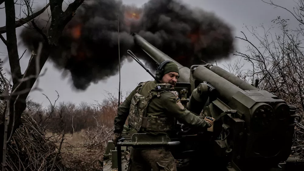 FILE PHOTO: A serviceman of 24th Mechanized brigade named after King Danylo of the Ukrainian Armed Forces fires a 2s5 "Hyacinth-s" self-propelled howitzer towards Russian troops at a front line, amid Russia's attack on Ukraine, near the town of Chasiv Yar in Donetsk region, Ukraine November 18, 2024. Oleg Petrasiuk/Press Service of the 24th King Danylo Separate Mechanized Brigade of the Ukrainian Armed Forces/Handout via REUTERS ATTENTION EDITORS - THIS IMAGE HAS BEEN SUPPLIED BY A THIRD PARTY./File Photo