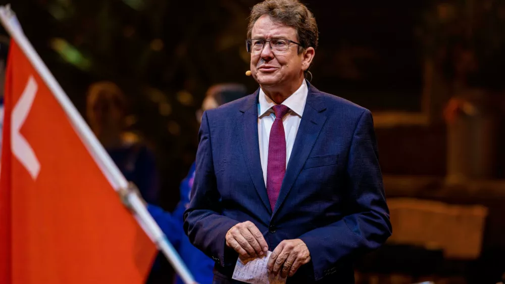 Albert R&ouml;sti, &scaron;vicarski zvezni minister za promet:&nbsp;&raquo;Očitno nam v kantonih brez projektov ni uspelo dovolj dokazati, da bi bila &scaron;iritev avtoceste potrebna za celotno &Scaron;vico. To je treba priznati.&laquo; Foto: Reuters