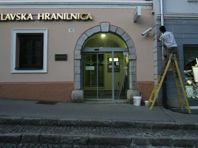 Delavska hranilnica, Deželna banka Slovenije, Lon in Primorska hranilnica imajo skupaj osem odstotkov slovenskega bančnega trga. Pri teh &scaron;tirih, po bilančni vsoti sicer manj&scaron;ih bančnih ustanovah gre v prihodnje pričakovati največ lastni&scaron;kih sprememb. Foto: Tomaž Skale&nbsp;