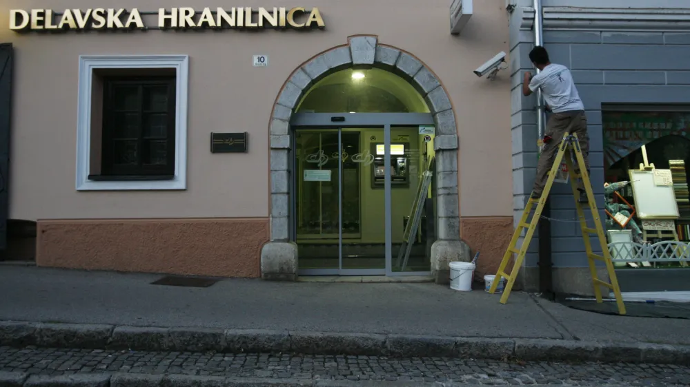 Delavska hranilnica, Deželna banka Slovenije, Lon in Primorska hranilnica imajo skupaj osem odstotkov slovenskega bančnega trga. Pri teh &scaron;tirih, po bilančni vsoti sicer manj&scaron;ih bančnih ustanovah gre v prihodnje pričakovati največ lastni&scaron;kih sprememb. Foto: Tomaž Skale&nbsp;