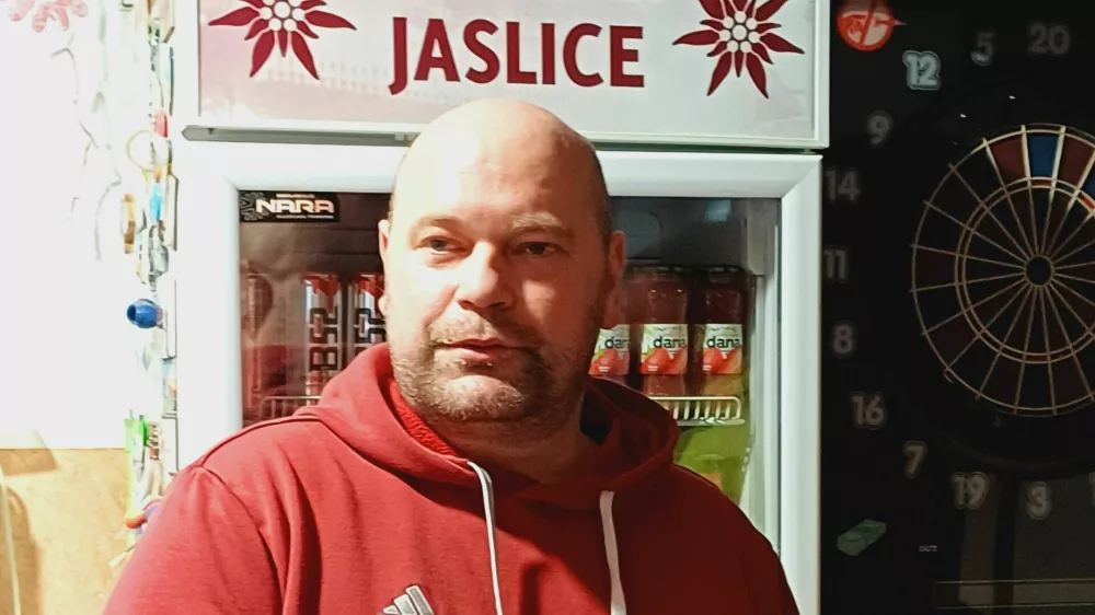 Jasmin Mulalić je iz goreče hi&scaron;e re&scaron;il znanca Janeza in pri evakuaciji pomagal tudi ostalim stanovalcem nesrečne hi&scaron;e. Foto: Tina Jereb