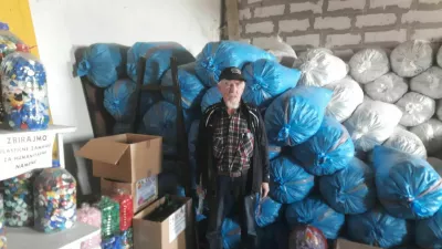 Ignac Habjanič ocenjuje, da je doslej zbral 80,6 tone plastičnih zama&scaron;kov. / Foto: Damijan Toplak