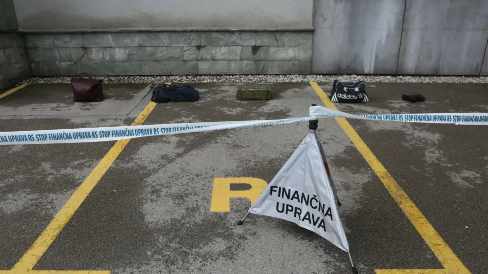 - simbolična fotografija - rezervirano parkiri&scaron;če - - - 13.04.2018 - Finančna uprava RS (FURS) - Dan odprtih vrat uradov Finančne uprave RS -  //FOTO: Luka Cjuha.