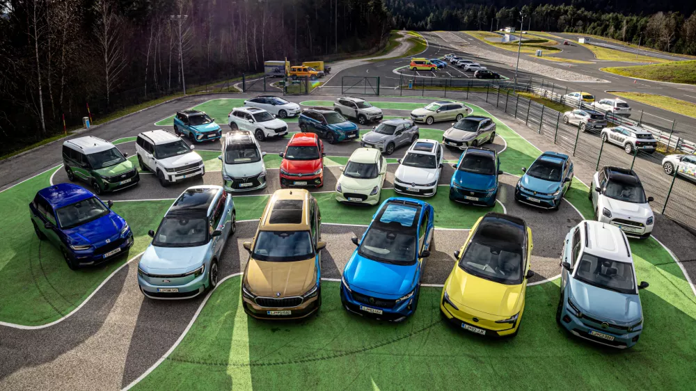 Na &scaron;ir&scaron;em seznamu kandidatov za avto leta 2025 je bilo 24 avtomobilov. / Foto: Uro&scaron; Modlic