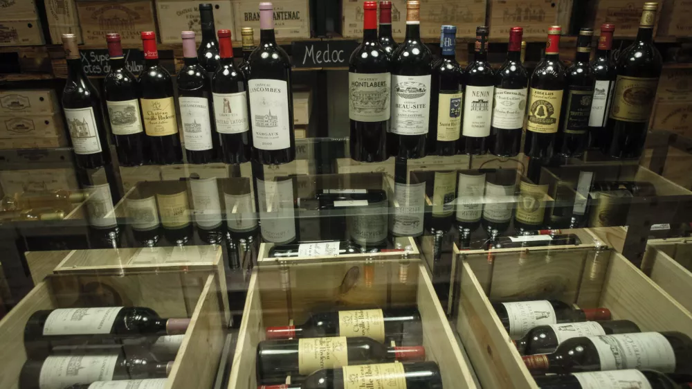 - 21.01.2015 - Vinoteka Rožmarin v Mariboru - vino kot investicija   ///FOTO: Luka CjuhaOPOMBA: ZA OBJAVO V PRILOGI &ndash; DNEVNIKOV OBJEKTIV - INTERVJU 2015.