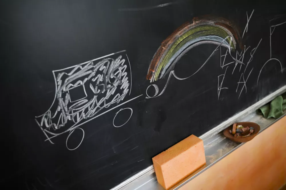 &Scaron;ola &Scaron;olstvoučenjeznanje11.07.2024 - Gimnazija - Waldorfska &scaron;ola Ljubljana - rezultati mature, podelitev spričeval. FOTO: Nik Erik Neubauer