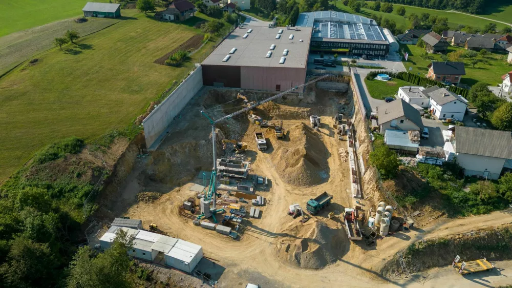 V zadnjih letih približno polovico prihodkov predstavljajo gradbeno-obrtni&scaron;ki projekti, ki jih izvedejo v celoti. / Foto: Alva