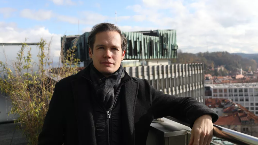 - 29.11.20223 &ndash; dr. Milo&scaron; Kosec, arhitekt in publicist - kustos za arhitekturo v Muzeju za arhitekturo in oblikovanje (MAO)  //FOTO: Bojan Velikonja