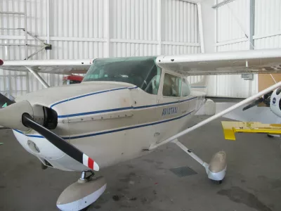 letali&scaron;če lesce Letalo Cessna C172N