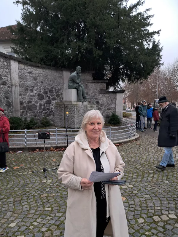 Mirjam Suhadolnik, Predsednica Turističnega dru&scaron;tva BlagojnaBranje Ivana Cankarja, obletnica smrti, VrhnikaFoto: Miha K. Turk