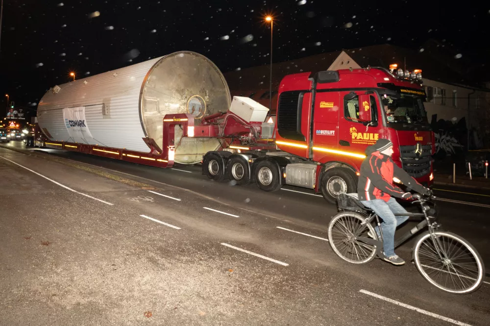 Na cesti proti Primorski&nbsp;lahko v&nbsp;tem času pričakujemo&nbsp; &scaron;tevilne zastoje. Foto: Nik Erik Neubauer