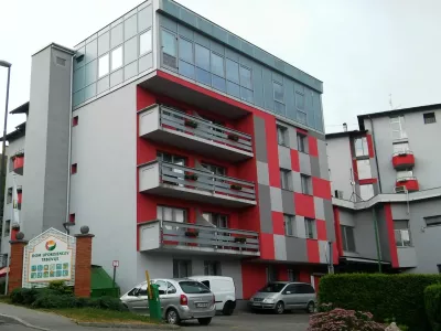 Dom upokojencev Trbovlje je prejel navodilo, da oddelek za demenco postopoma spremeni v oddelek v skladu s predpisi s področja socialnega varstva. Foto: Roman Turn&scaron;ek