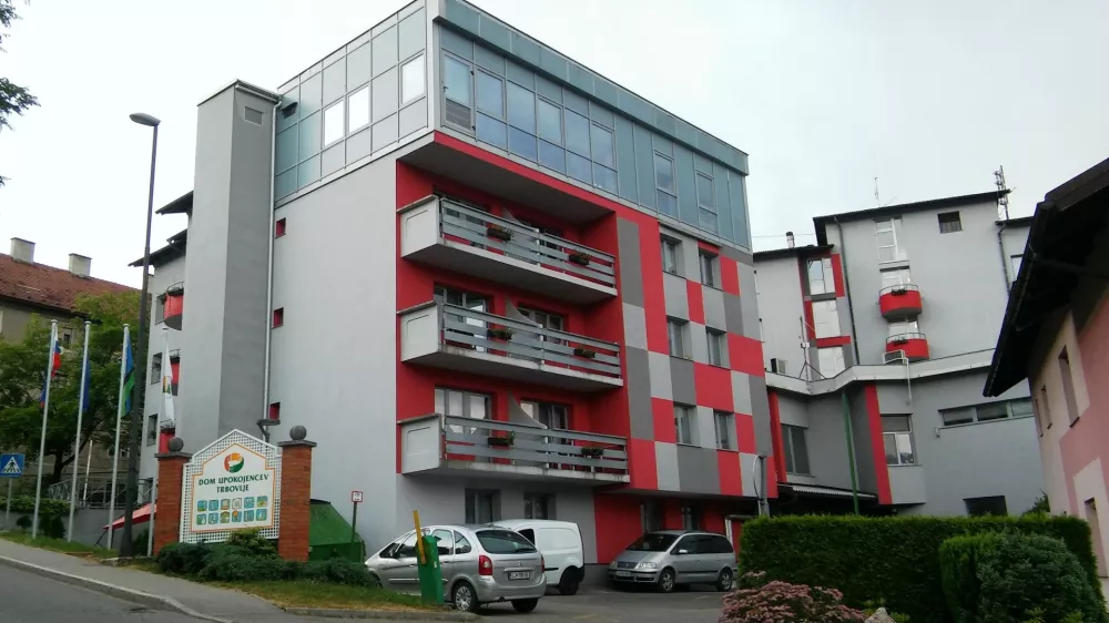 Dom upokojencev Trbovlje je prejel navodilo, da oddelek za demenco postopoma spremeni v oddelek v skladu s predpisi s področja socialnega varstva. Foto: Roman Turn&scaron;ek