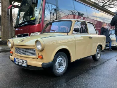 Trabant je v Vzhodni Nemčiji veljal za ljudski avto, različico 601 so izdelali v 2,8 milijona primerkih. Ni bil ravno zmogljiv, prav tako ne pretirano udoben, bil pa je priljubljen. Foto:&nbsp;Matej &Scaron;takul