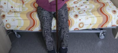 Glede pravilnosti izvajanja in zaračunavanja cene dolgotrajne oskrbe ne bi smelo biti dvomov. Fotografija je simbolična. Foto: Jaka Gasar