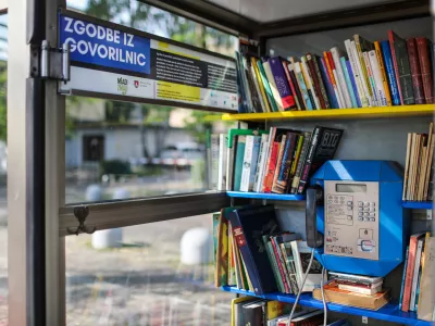 telefonska govorilnica - 18.06.2021- &Scaron;pica &ndash; javni zavod Mladi zmaji &ndash; projekt Zgodbe iz govorilnic: preobrazba treh starih telefonskih govorilnic, ki jim jih je podaril Telekom Slovenije. //FOTO: Bojan Velikonja