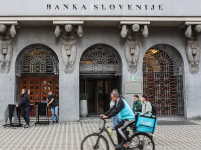 Po podatkih Banke Slovenije naj bi bila realna rast plač v prihodnjih treh letih triodstotna. Foto: Bojan Velikonja&nbsp;